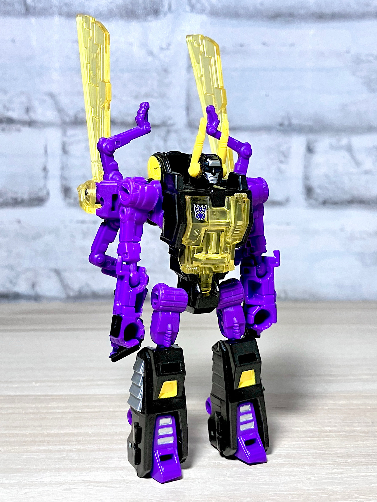 トランスフォーマーレガシー キックバック ボンプシェル シャープネル Amazon.co.jp: トランスフォーマー トランスフォーマ―レガシー