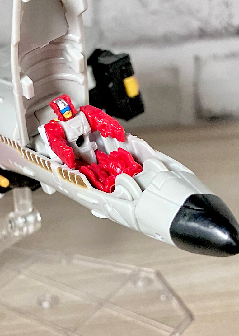 トランスフォーマー　エイジオブザプライム　シルバーボルト　スペリオン AOTP-01 シルバーボルト｜トランスフォーマーオフィシャルサイト