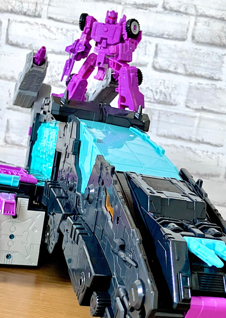 AOTP-13 ディセプティコン トリプティコン 海外版新品未開封 AOTP-13 ディセプティコン トリプティコン 海外版新品未開封