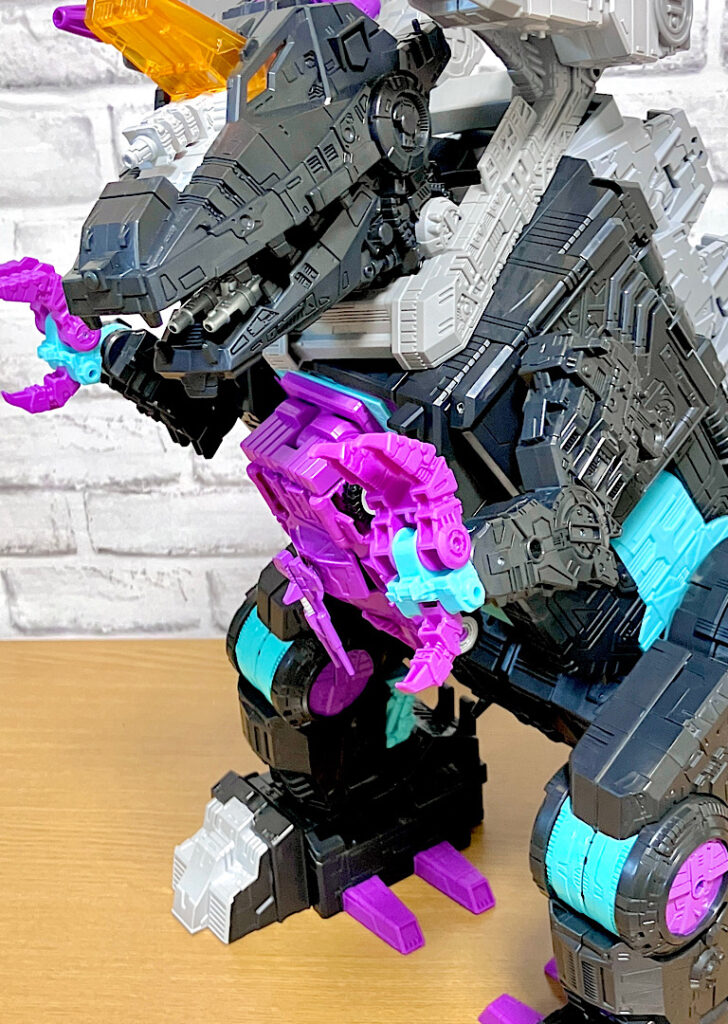 AOTP-13 ディセプティコン トリプティコン 海外版新品未開封 AOTP-13 ディセプティコン トリプティコン 海外版新品未開封